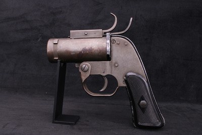WWII U.S. PROPERTY M-8 Pyrotechnic 37MM Signal Flare Pistol w/ Aircraft Locking Lugs - Image 17 of 21