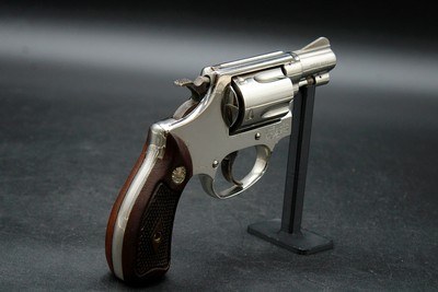 1962 Smith & Wesson Model 37 Chief's Special Airweight .38 Special 2