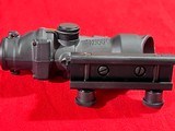 Trijicon ACOG fiber optic with red arrow - 6 of 6