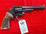 Smith & Wesson 29-10 .44 mag - 2 of 3