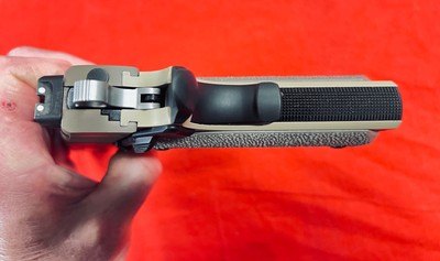 SIG Desert Contrast .45 - Image 4 of 6