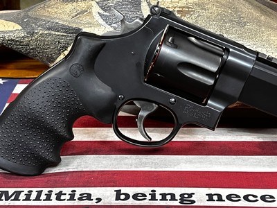 SMITH AND WESSON 44 MAG STEALTH - Image 6 of 9