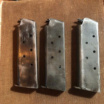 3 MARKED AND NUMBERED PISTOL MAGS
PISTOL CLIPS