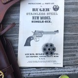 COWBOY SHOOTER RUGER STAINLESS STEEL NEW MODEL SINGLE SIX .22 .22MAG & EXTRAS - 12 of 13