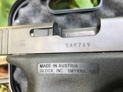 GLOCK G19 GEN 3 9MM VG CONDITION w/BRIGHT SIGHTS ORIGINAL BOX - Image 11 of 12