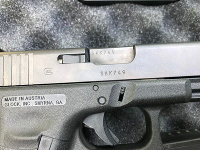 GLOCK G19 GEN 3 9MM VG CONDITION w/BRIGHT SIGHTS ORIGINAL BOX - Image 9 of 12