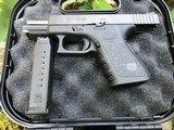 GLOCK G19 GEN 3 9MM VG CONDITION w/BRIGHT SIGHTS ORIGINAL BOX - Image 3 of 12