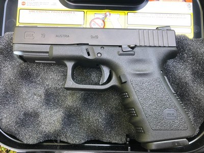 GLOCK G19 GEN 3 9MM VG CONDITION w/BRIGHT SIGHTS ORIGINAL BOX - Image 12 of 12