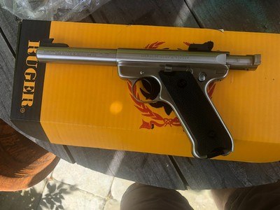 RUGER STAINLESSMARK 2 TARGET PISTOL.22lr. w/ORIGINAL BOX AND PAPERWORK - Image 6 of 12