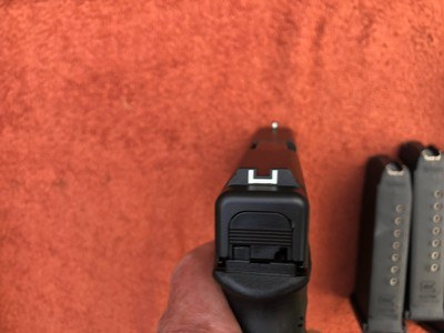 GLOCK 19 GEN3 9mm MADE IN AUSTRIA in MINT CONDITION - Image 7 of 13