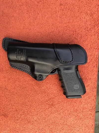 GLOCK 19 GEN3 9mm MADE IN AUSTRIA in MINT CONDITION - Image 8 of 13