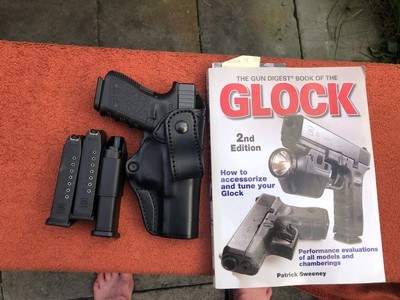 GLOCK 19 GEN3 9mm MADE IN AUSTRIA in MINT CONDITION - Image 10 of 13