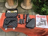 GLOCK 19 GEN3 9mm MADE IN AUSTRIA in MINT CONDITION - Image 1 of 13