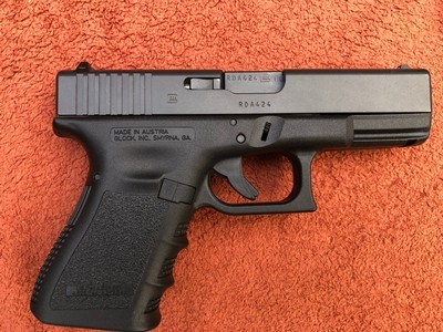 GLOCK 19 GEN3 9mm MADE IN AUSTRIA in MINT CONDITION - Image 3 of 13