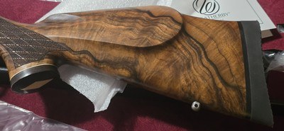 Weatherby Mark V 80th Anniversary 300 Wby Mag STUNNING!