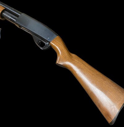 Smith & Wesson 916 12 Gauge pump shotgun -MADE 1970'S- LIKE NEW - Image 2 of 2