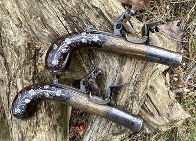 Pair of extra fine (circa 1810) English pocket pistols by Smith. w/silver wire inlay - Image 4 of 10
