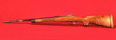 WINCHESTER MODEL 70 LW SUPER GRADE in .257 ROBERTS, NEW IN BOX - Image 7 of 20