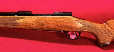 WINCHESTER MODEL 70 LW SUPER GRADE in .257 ROBERTS, NEW IN BOX - Image 9 of 20
