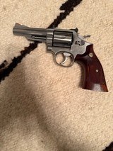 Smith & Wesson Model 66-2 Combat Magnum Stainless 357-Mag S&W - 2 of 6