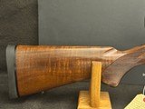 Weatherby Mark V Delux 7mm WBY MAG - 2 of 16