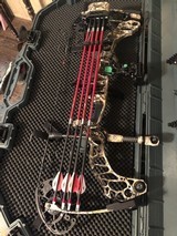 **LIKE NEW** MATHEWS VERTIX BOW WITH HARD CASE - 2 of 12
