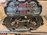 **LIKE NEW** MATHEWS VERTIX BOW WITH HARD CASE