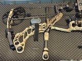 **LIKE NEW** MATHEWS VERTIX BOW WITH HARD CASE - 5 of 12