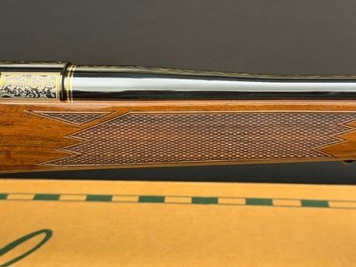 ****LIKE NEW IN BOX **24K GOLD PLATED** FLORAL SCROLL ENGRAVED*** WEATHERBY MARK V ROYAL ULTRAMARK WBY 257 MAG. - Image 4 of 20