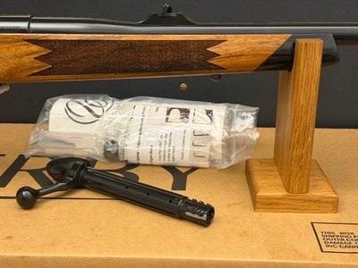 ***NIB***WEATHERBY MARK V DGR 416 WBY MAGNUM** CUSTOM WALNUT STOCK** - Image 4 of 14