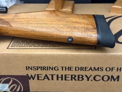 ***NIB***WEATHERBY MARK V DGR 416 WBY MAGNUM** CUSTOM WALNUT STOCK** - Image 9 of 14