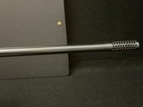 *****EXCELLENT CONDITION **** WEATHERBY MARK V 300 WBY MAG WITH **WEATHERBY 3X9X44 SCOPE** - Image 5 of 16