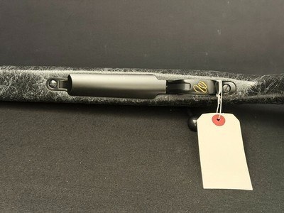 **** RARE EXCELLENT CONDITION**** WEATHERBY MARK V 223 REM ACCUMARK - Image 11 of 13