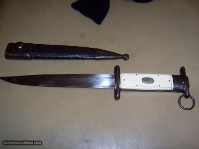 french folding bowie
knife