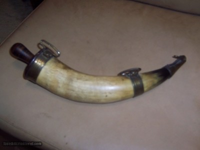 revolutionary war
powder
horn