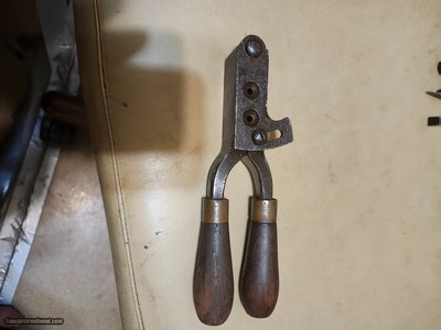 colt rifle/shotgun
bullet
mold
.56 caliber