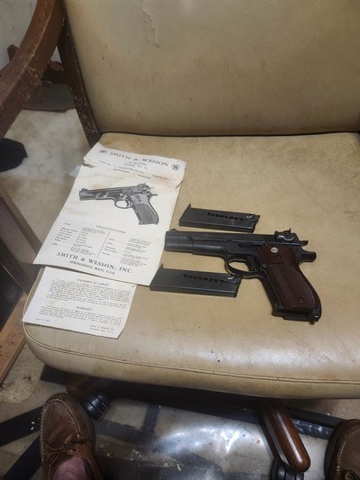 smith & wessonmodel 5238special midrange - Image 1 of 7