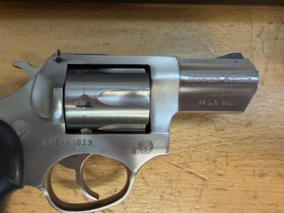 RUGER SP101 IN .22lr2 1/4 inch barrel short frame . VERY RARE! - Image 2 of 7