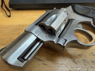 RUGER SP101 IN .22lr2 1/4 inch barrel short frame . VERY RARE! - Image 3 of 7