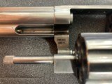 Smith & Wesson 686-6 plus deluxe stainless - 3 of 7