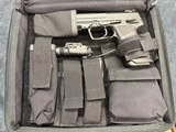 Heckler & Koch USP .40cal - 1 of 14