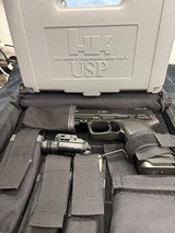 Heckler & Koch USP .40cal - 3 of 14
