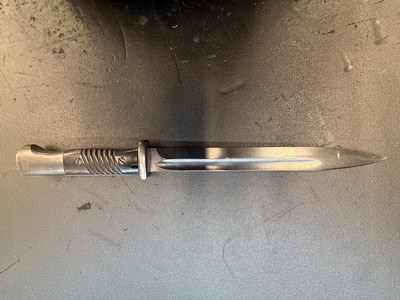 Variety of Military Bayonets - Image 6 of 17