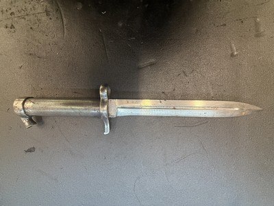 Variety of Military Bayonets - Image 3 of 17