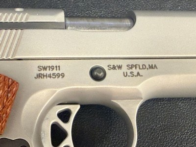 Smith & Wesson SW1911 Stainless .45 ACP - Image 4 of 13