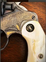 L.A. POLICE DEPARTMENT PRESENTATION GOLD & SILVER COLT REVOLVER. - 2 of 4