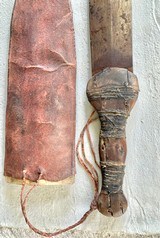 EXCEPTIONAL MID-1800’s BLACKFOOT DAG-KNIFE & BEADED SHEATH. - 5 of 7