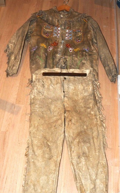 1800's BLACKFOOT INDIAN BEADED ELK HIDE OUTFIT. - Image 1 of 6