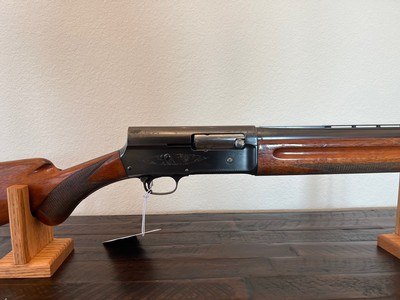 1960 Browning Auto 5 Magnum 12 gauge - reddish stock