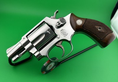 COLLECTOR QUAILTY, 1966 SMITH & WESSON, MODEL 60 NO DASH, .38, 2 INCH W/ FACTORY BOX & PAPERWORK - Image 3 of 15